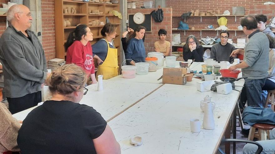 El museo finaliza el obradoiro de cerámica con la técnica rakú | L.O.