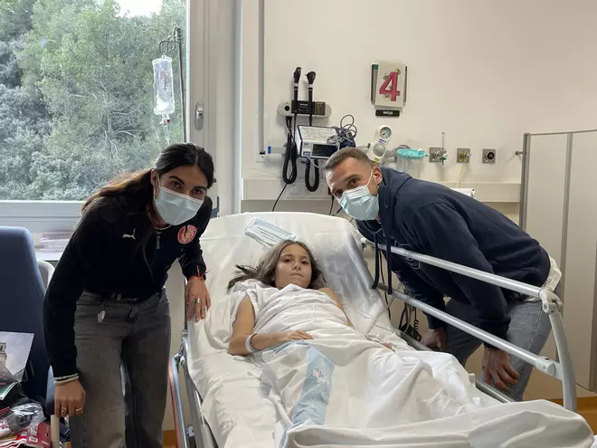 Les fotos de la visita dels jugadors del Girona als infants hospitalitzats al Trueta
