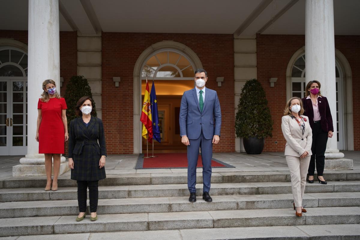 Sánchez executa uns canvis quirúrgics al Govern i remarca la «unitat» amb Podem Sánchez executa uns canvis quirúrgics al Govern i remarca la «unitat» amb Podem