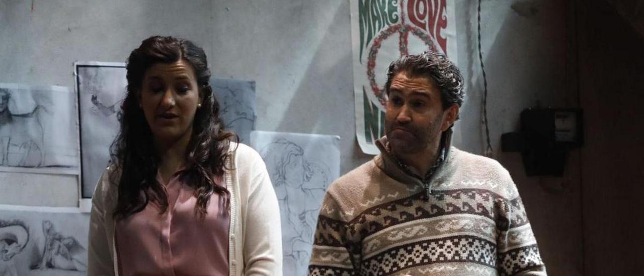 Juan Noval-Moro y Miren Urbieta-Vega, durante el ensayo general de  “La bohème”.  | Luisma Murias