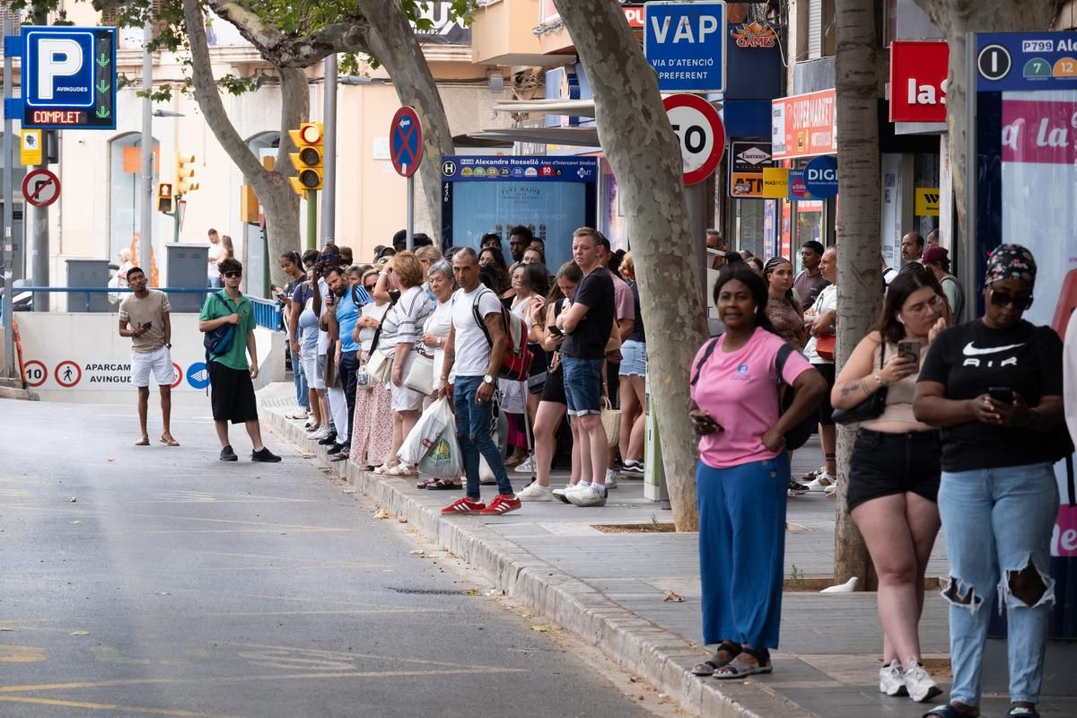 Las fotos del colapso en Palma que ha suturado calles, aparcamientos, buses y servicio de taxi
