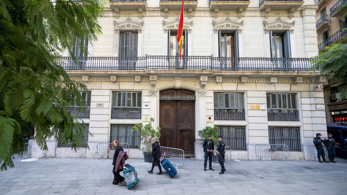 Manifestación en Barcelona para exigir que la comisaría de Via Laietana se convierta en un centro de memoria histórica
