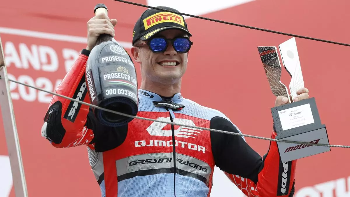 El espa?ol Manuel Gonz芍lez logra su primera victoria en Moto2 gracias a su estrategia en Motegi