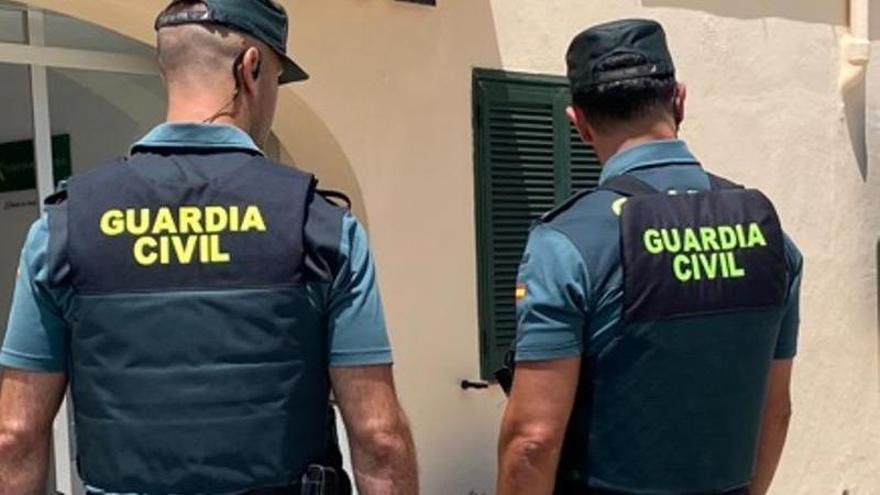 Rocía con un spray de autodefensa, agrede y amenaza con un cuchillo a la expareja de su hermana en Llucmajor