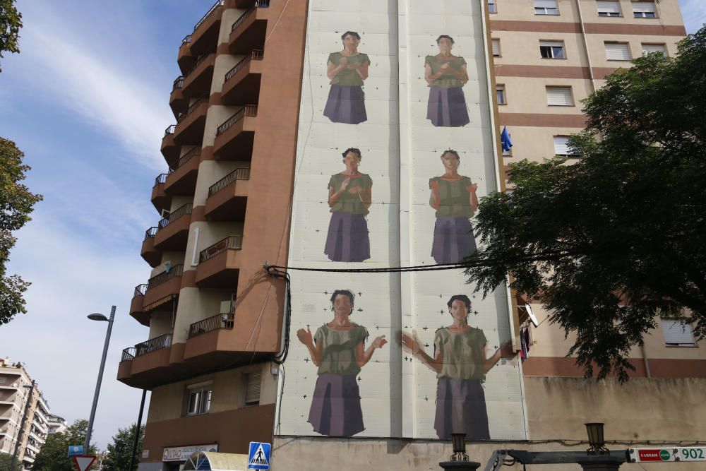 Mural de Hyuro al barri de Sant Narcís