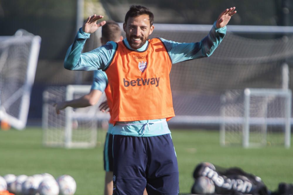 Quico Catalán se acerca a Buñol al entrenamiento