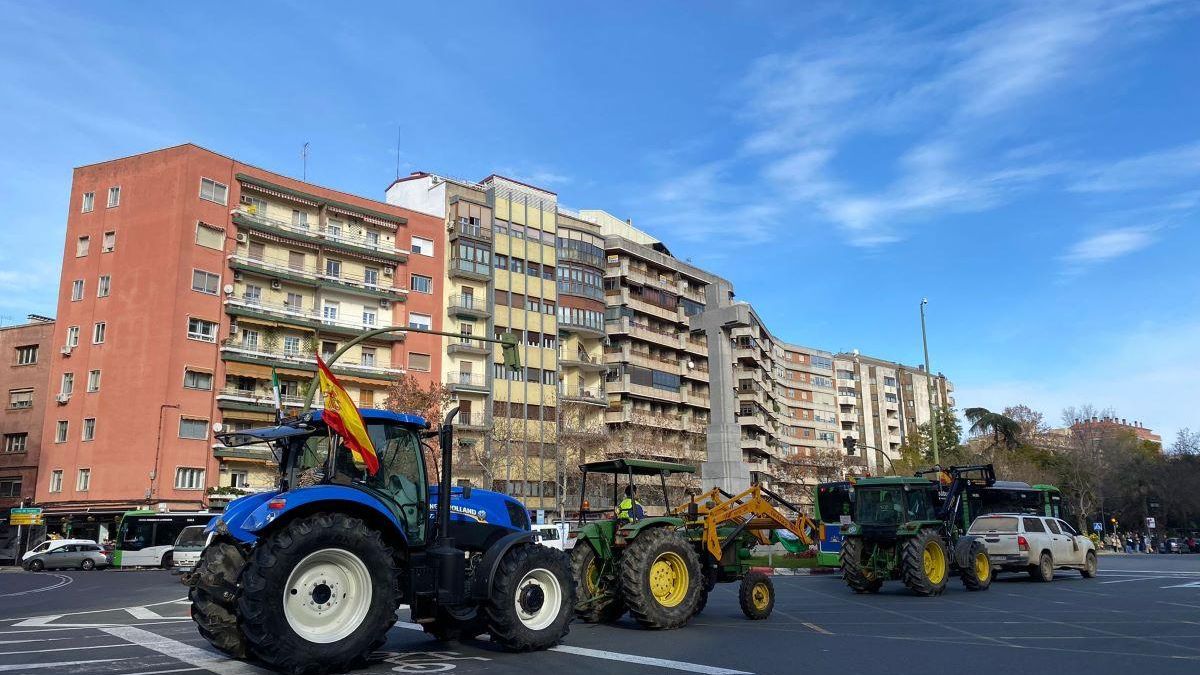 Tractorada del lunes a su paso por Cáceres.