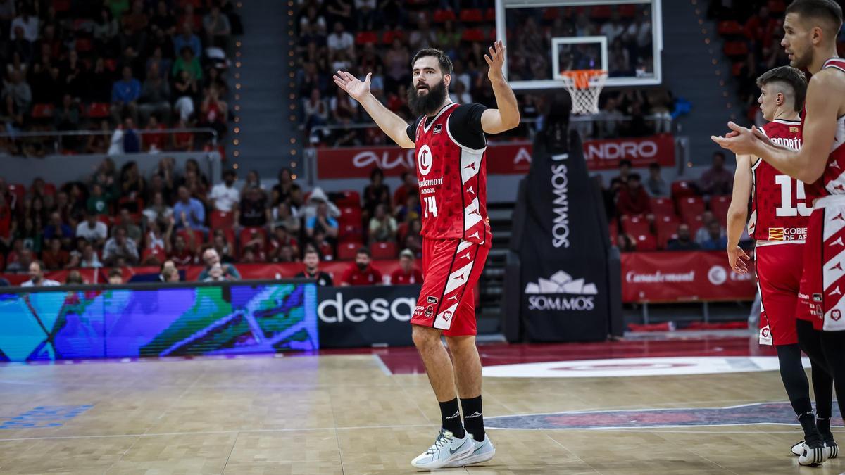 Bojan Dubljevic, el '14' del Casademont Zaragoza, en un partido de esta temporada.