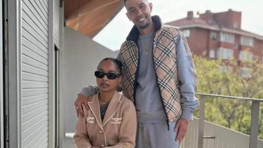 El padre de Lamine Yamal (39), se compromete con su novia, de 23 años