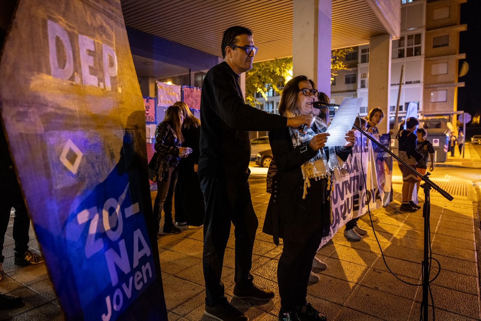 Protesta contra el cierre de las Zonas Jóvenes en Zaragoza