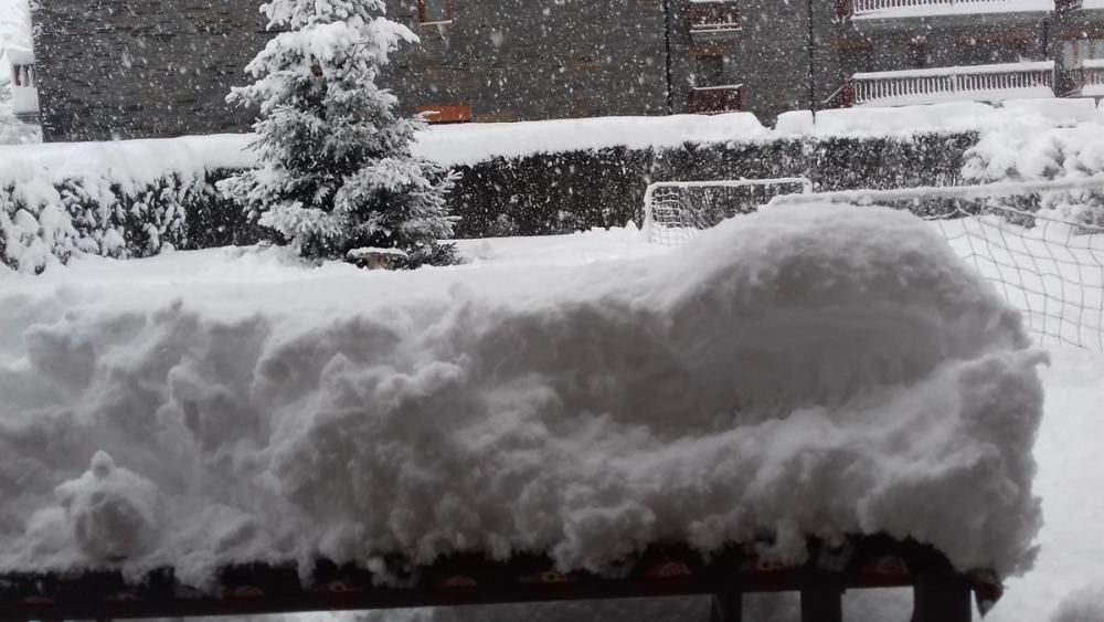 El temporal deixa 40 cm de neu a la Cerdanya