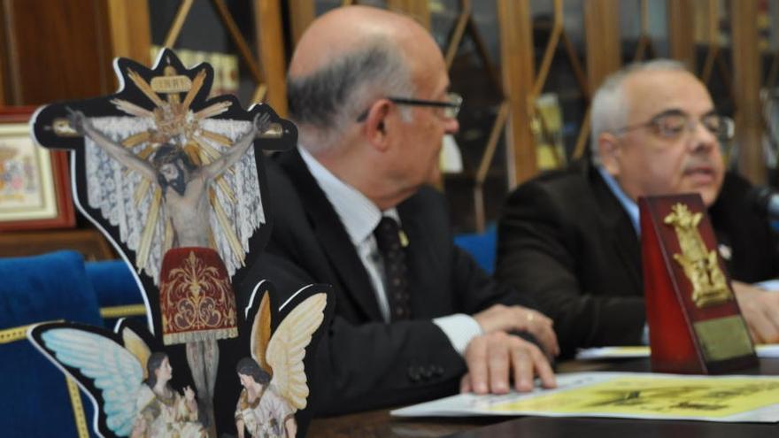 Los actos fueron presentados este martes por el alcalde de Cieza, Antonio Tamayo, y el presidente de la Cofradía del Santísimo Cristo del Consuelo, Luis Carlos Navarro Cremades