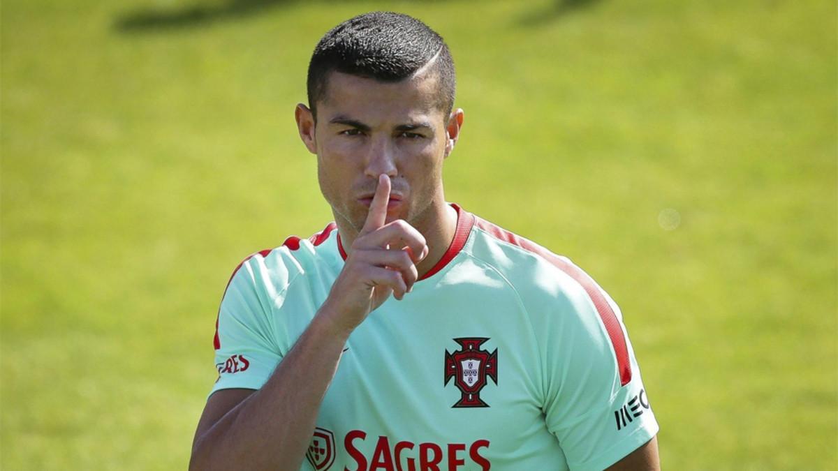 Cristiano Ronaldo durante un entrenamiento de Portugal previo a la Copa Confederaciones de Rusia 2017