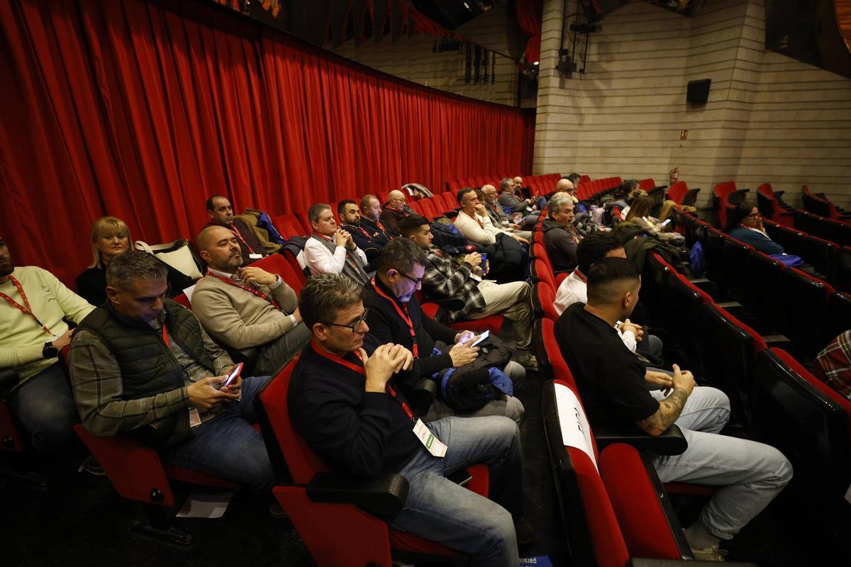 EN IMÁGENES: El congreso comarcal de UGT en Avilés donde salió elegido Javier Quirós EN IMÁGENES: El congreso comarcal de UGT en Avilés donde salió elegido Javier Quirós