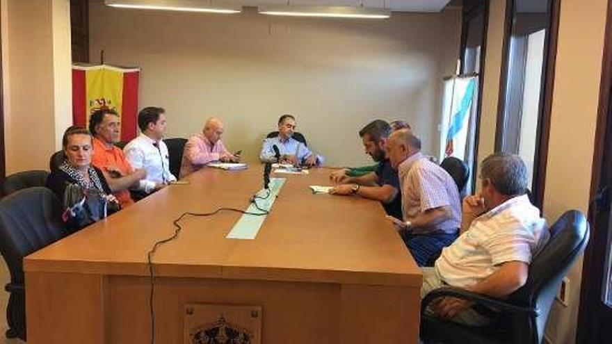 Pleno del Concello de San Amaro. // FdV