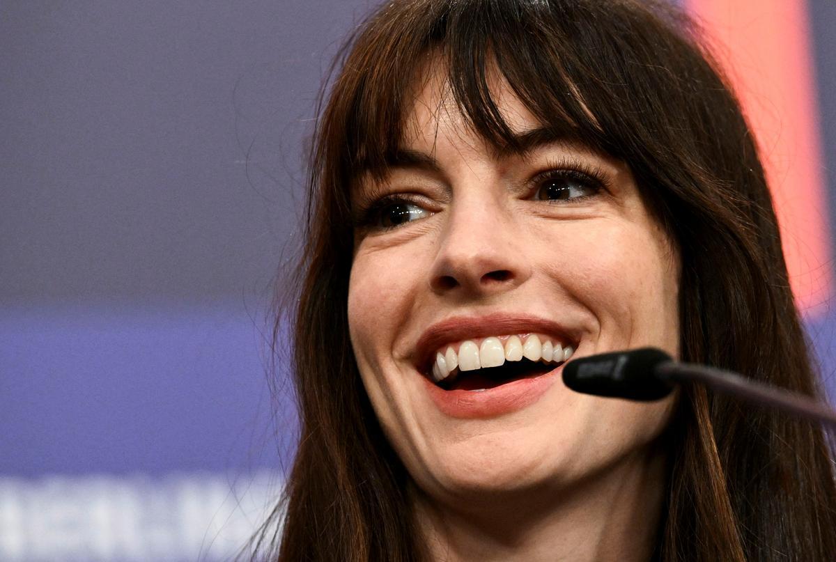 Anne Hathaway inaugura una Berlinale en crisi existencial