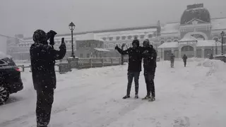 La nieve y las fuertes rachas de viento complican la circulación en el Pirineo