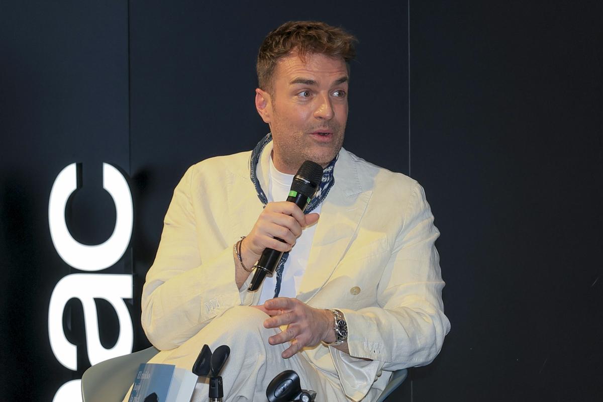 Miquel Valls en la presentación de su libro