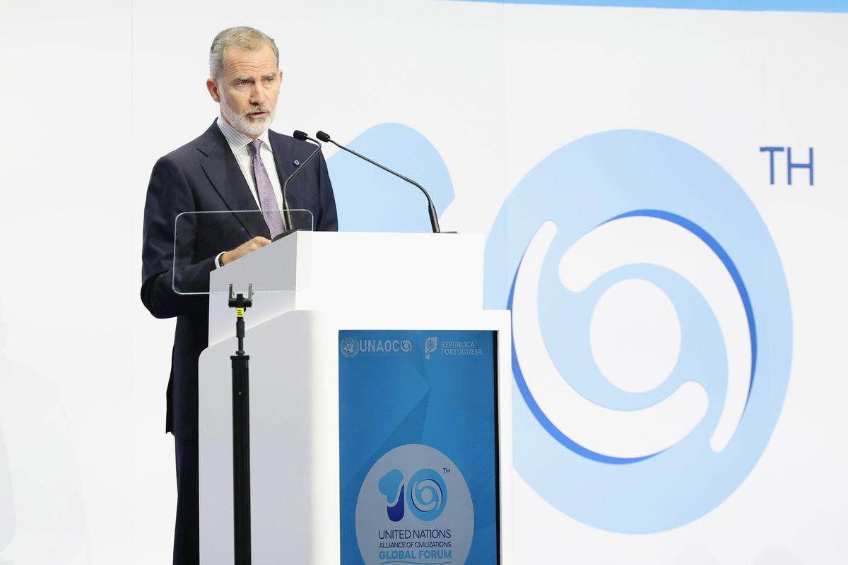 El Rey Felipe VI interviene durante la inauguración del X Foro Global de la Alianza de Civilizaciones en Cascais (Portugal)