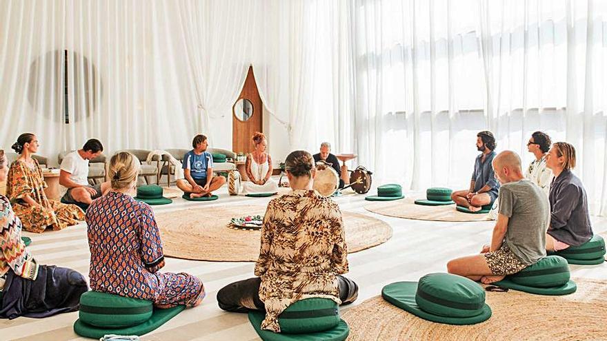 Un taller de meditación. | IHB