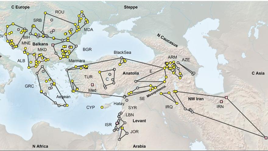 Geografía del Arco Sur tal como se describe en esta investigación. Los círculos y cuadrados de colores marcan los sitios donde se encontraron individuos antiguos cuyo ADN se analizó en los estudios. Los puntos amarillos indican genomas estudiados por primera vez.