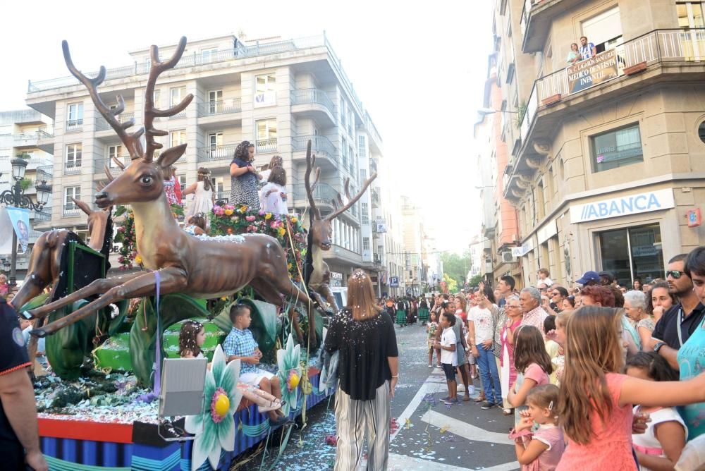 El Concello da un impulso al desfile de carrozas con más composiciones y una mejoría estética