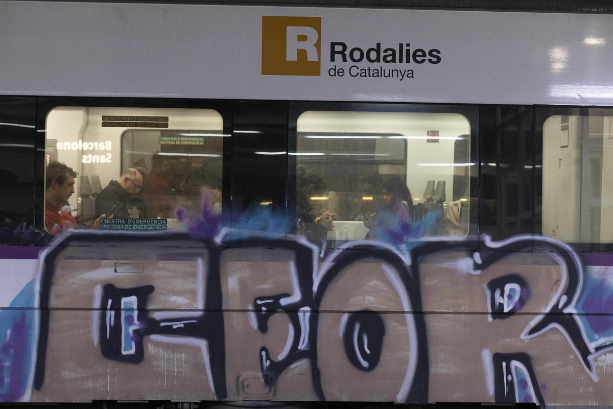 Renfe va gastar el 2023 gairebé 12 milions a netejar grafitis a Catalunya