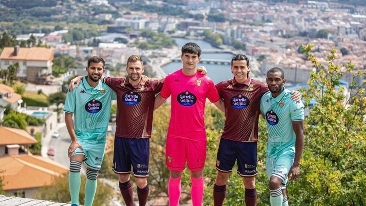 Las nuevas equipaciones del Pontevedra C.F.