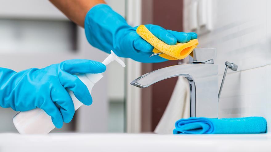 Mitos de la limpieza del hogar que son falsos y que llevas haciendo toda la vida