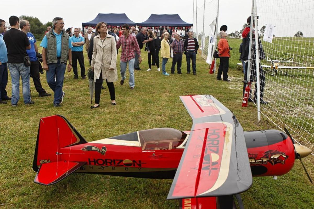Inauguración de la pista de aeromodelismo del monte Pica Corros, Cenero