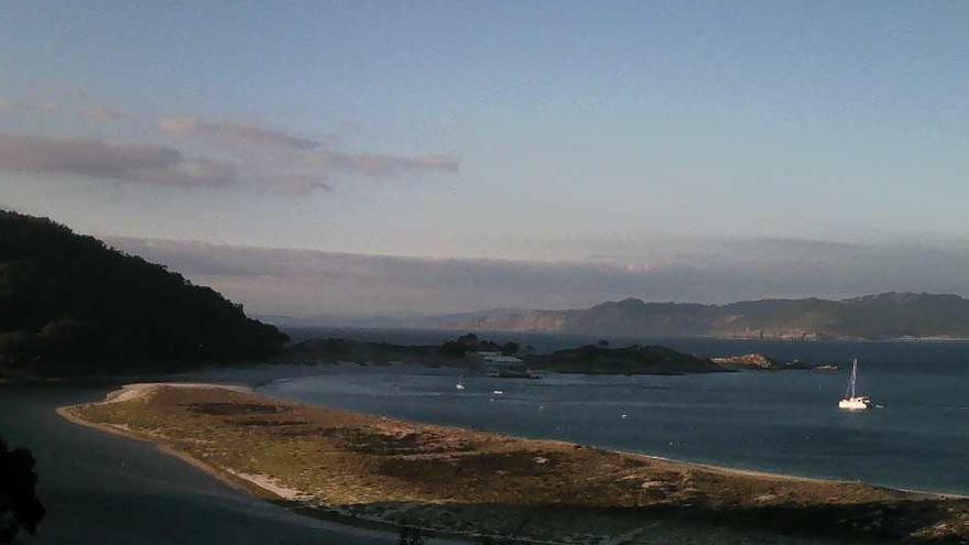 La playa de Rodas, en Cíes, esta tarde. // MG