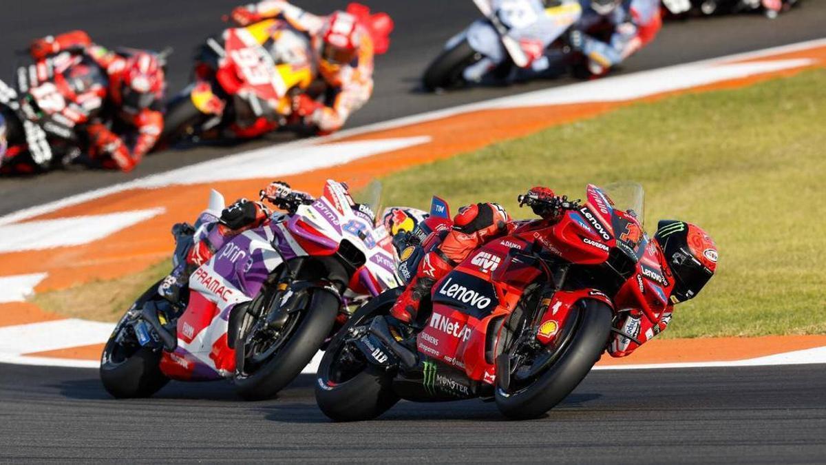 Carrera de MotoGP en el Circuit Ricardo Tormo de Cheste