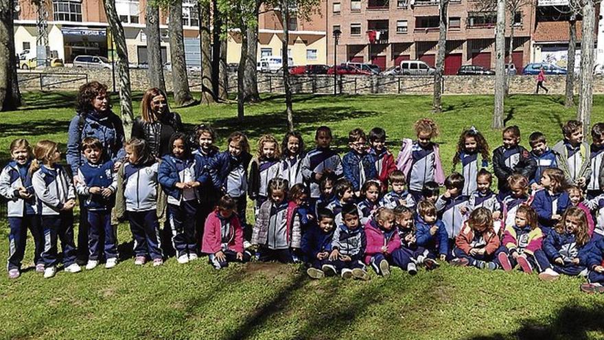 Saludo escolar a la primavera en Plasencia