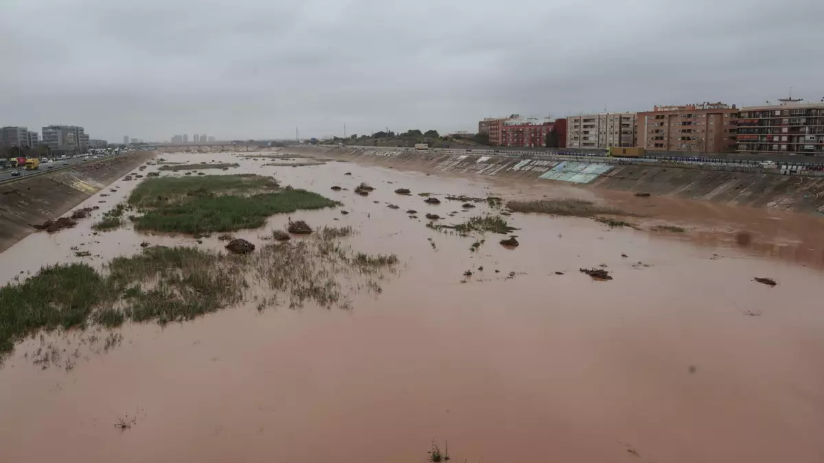 El Consell pide a los municipios que corten los accesos a los barrancos y a la confederación la evolución de los cauces