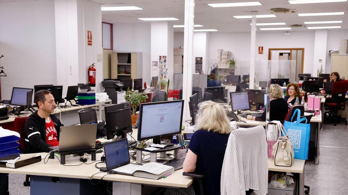Trabajadores del Ayuntamiento de Córdoba, en una imagen de archivo.
