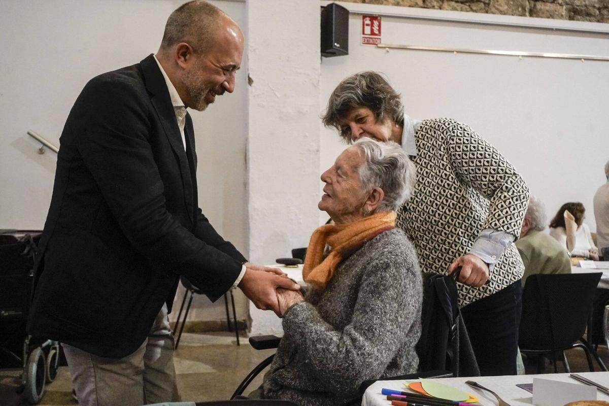 Imatge del dinar d’homenatge a les persones centenàries de Manresa al Museu de l’Aigua i el Tèxtil Imatge del dinar d’homenatge a les persones centenàries de Manresa al Museu de l’Aigua i el Tèxtil