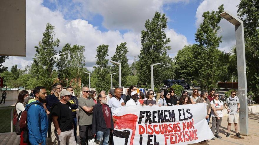 Influenciadors de Girona denunciats per incitar a la violència contra "moros" a les xarxes socials