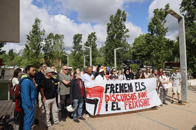 Influencers de Girona denunciados por incitar a la violencia contra "moros" en las redes sociales