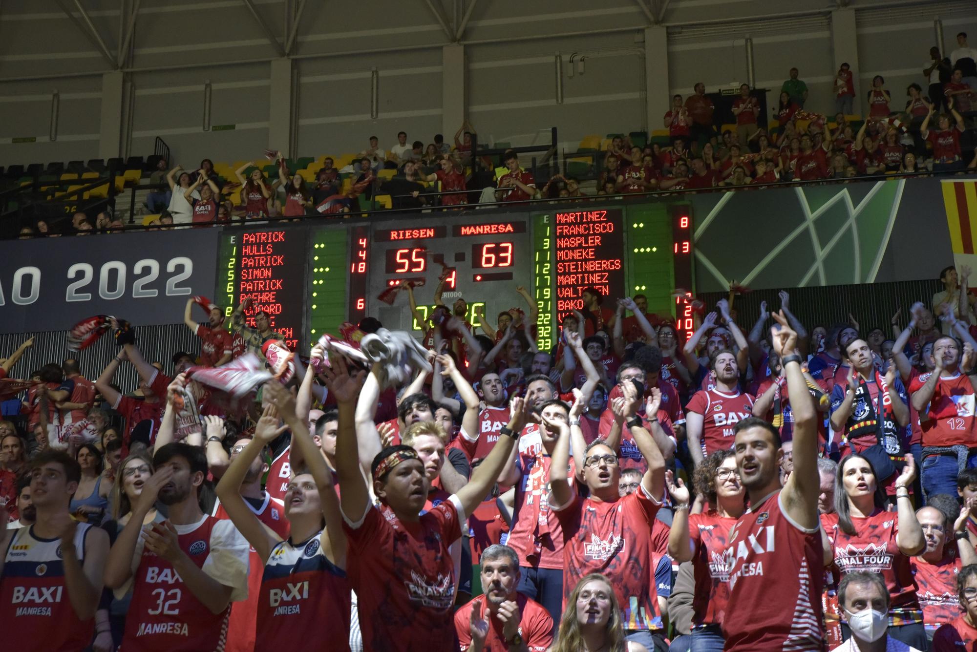 Una afició bolcada dona el seu escalf al Baxi Manresa en la semifinal de la Basketball Champions League