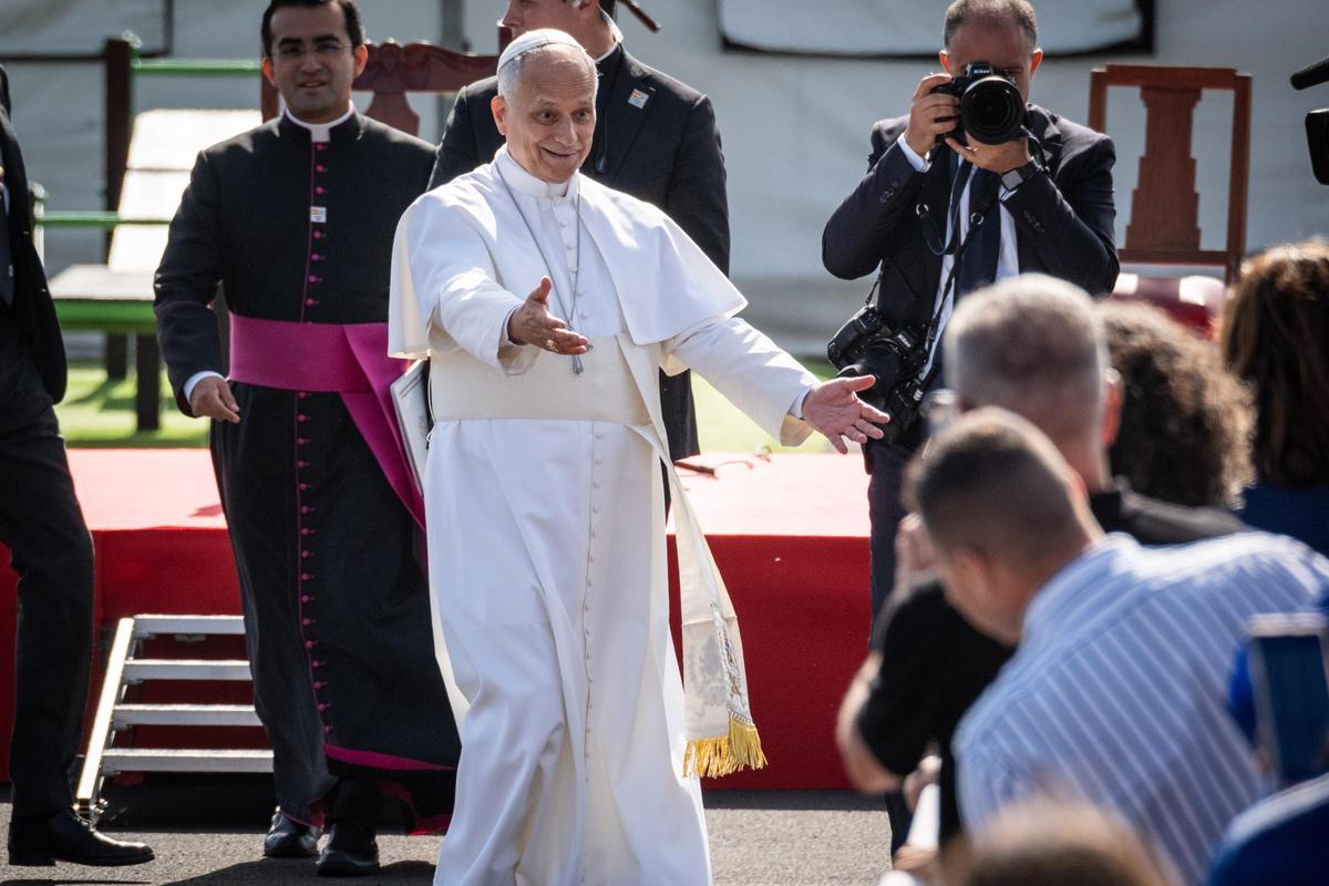 Bu, Papa XIV.Leo'nun Las Raíces'ten gelen göçmenlerle buluşmasıydı