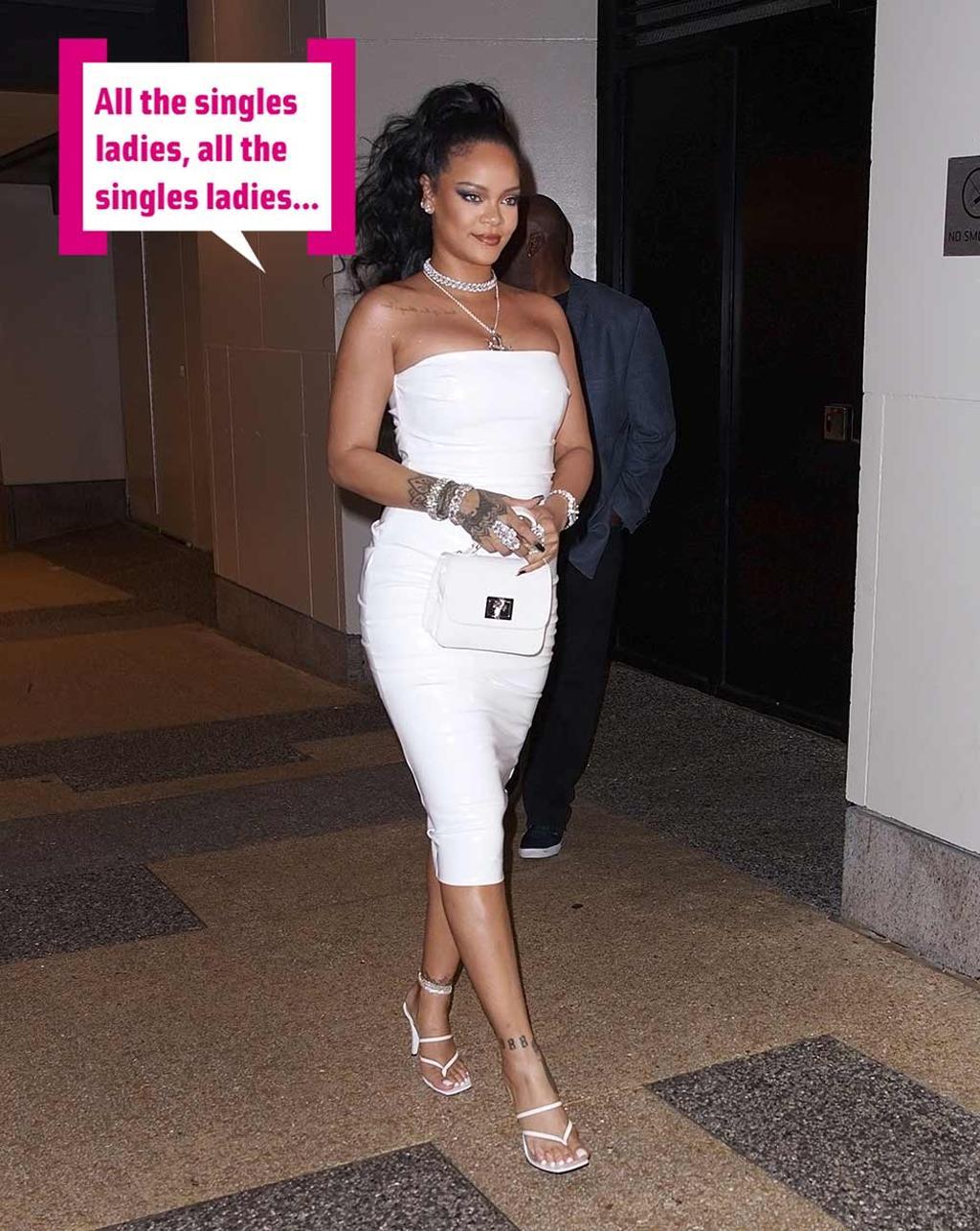 Rihanna con vestido blanco
