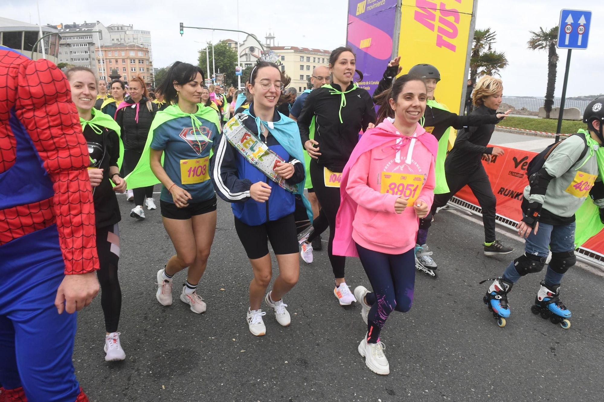 La carrera RUNKI, promovida por ENKI y Fundación Adcai inunda las calles de A Coruña con sus capas de superhéroes