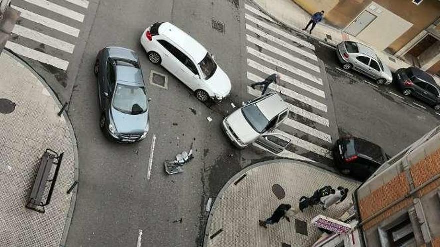 Colisión múltiple en la calle Reconquista