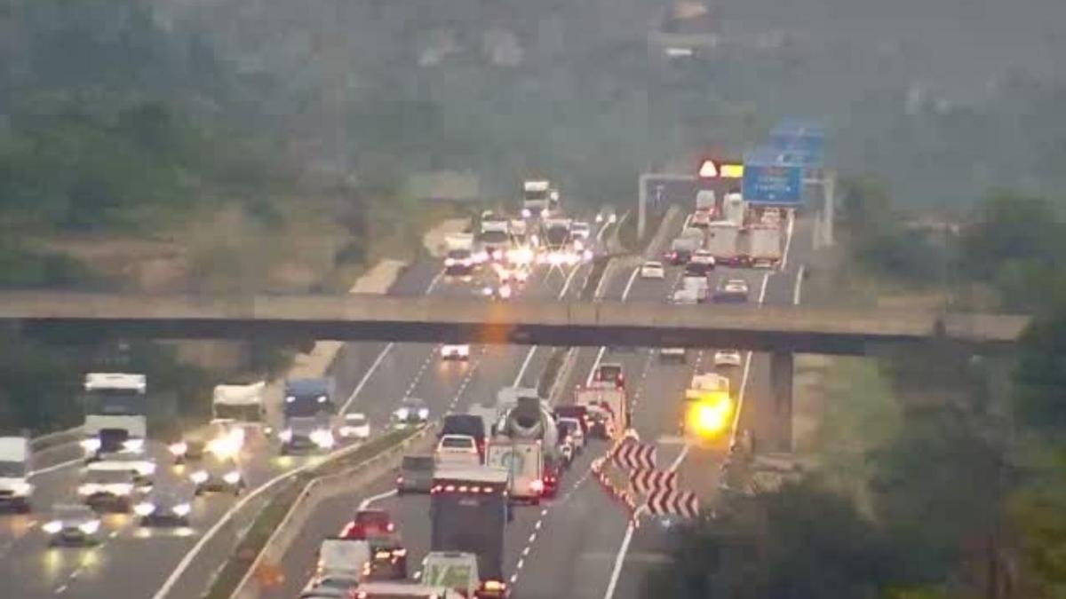Un accidente en la A-3 dificulta la salida a Madrid