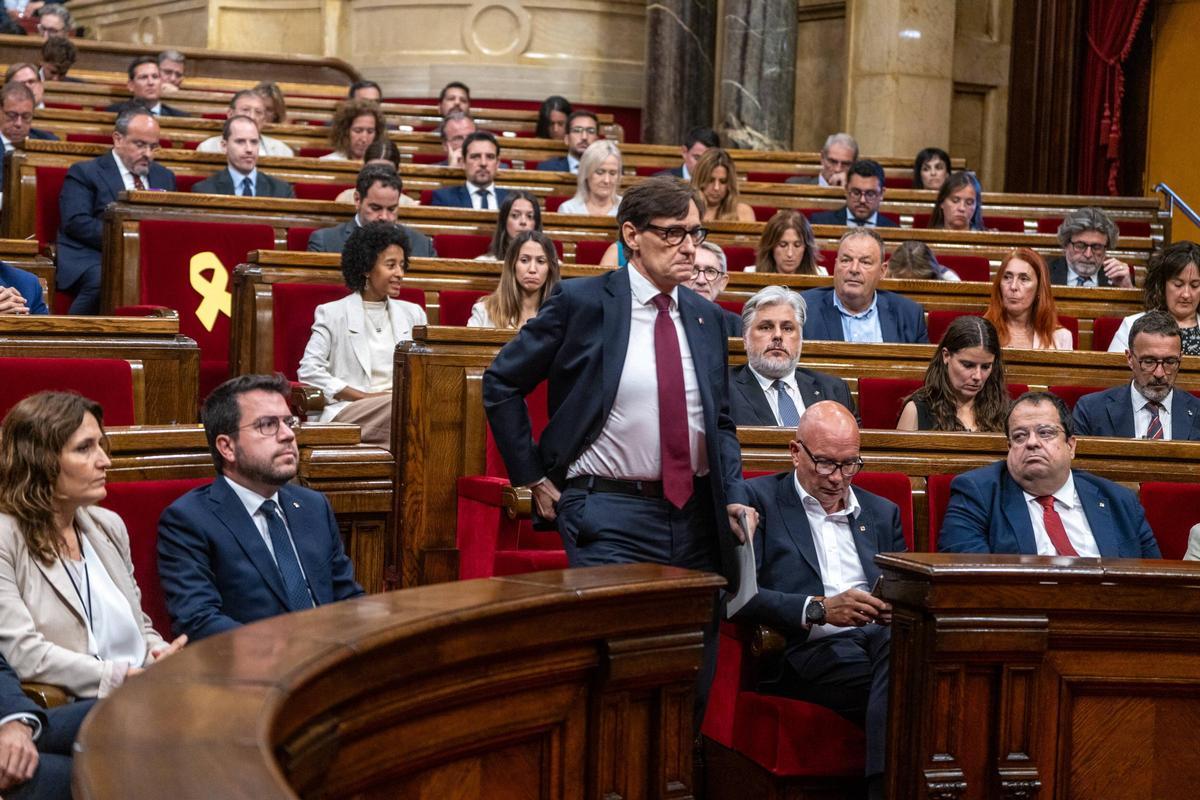 Pleno en el Parlament para la investidura de Salvador Illa