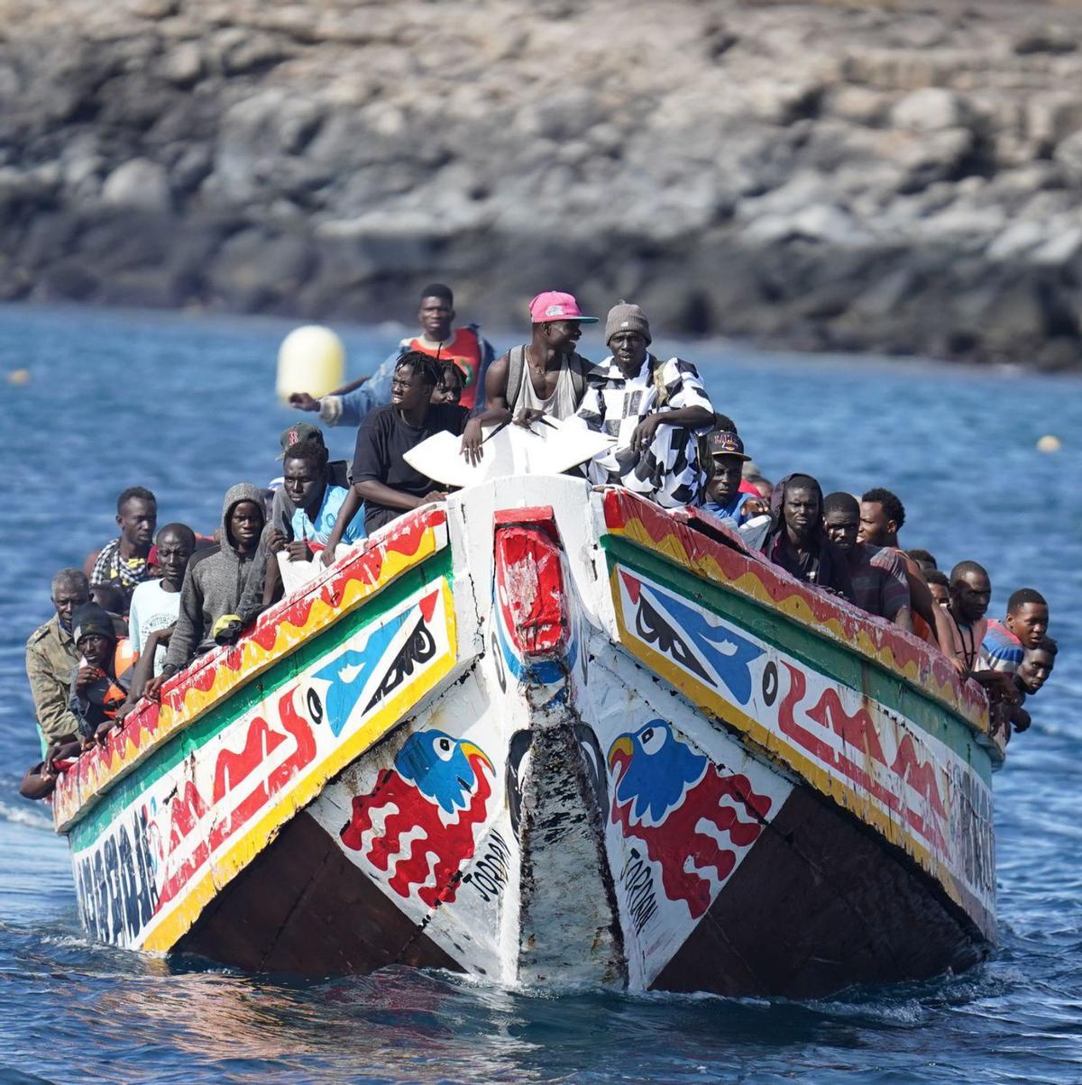 De 500 a 7.000 places d’acollida a les Canàries en 18 anys