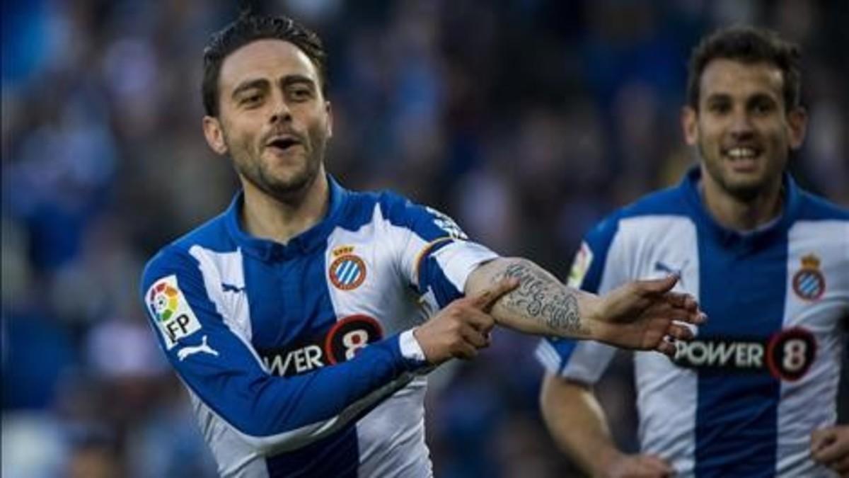 Sergio García celebra un gol con el Espanyol