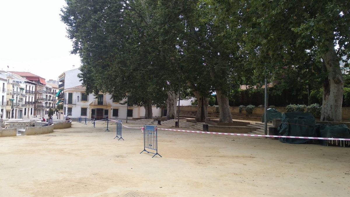 La Fuente del Rey ha sido acotada ante el peligro de desprendimiento de ramas.