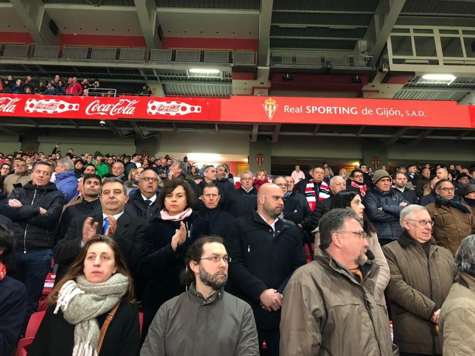 Miles de personas despiden a Quini en un abarrotado estadio de El Molinón