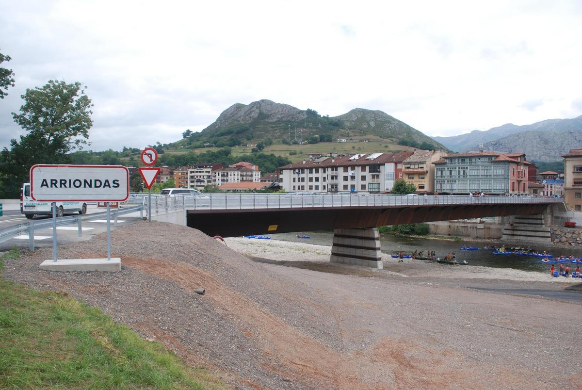 Arriondas presume de puente
